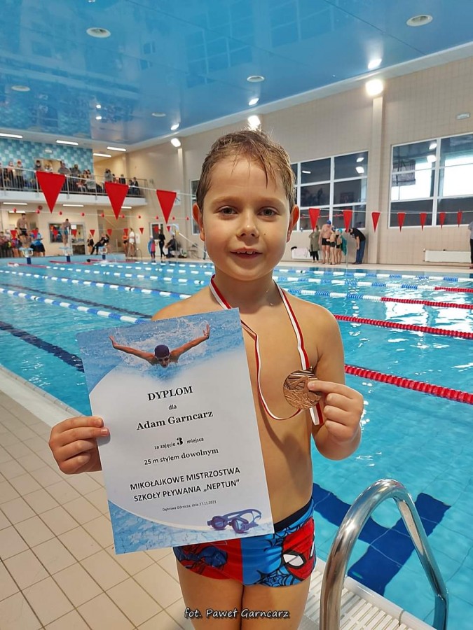 Adaś Garncarz brązowym medalistą w pływaniu!!
