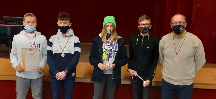 Uczniowie naszej szkoły brązowymi medalistami Mistrzostw Śląska w szachach drużynowych.